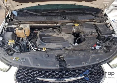 2022 Chrysler Pacifica Touring z USA, uszkodzony, nr VIN 2C4RC1FG7NR104829